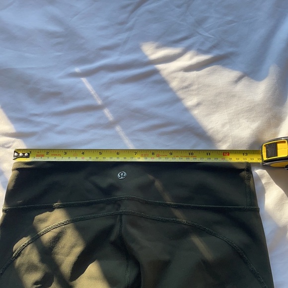 Lululemon Cropped Mesh Olive Green Leggings | Size 6 (Size Dot) - Picture 7 of 8